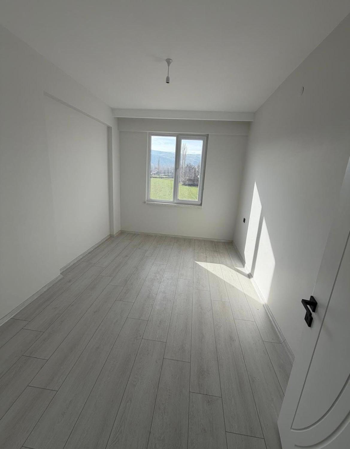 M.FEVZİ ÇAKMAK MAHALLESİNDE ARA KAT SİTE İÇİNDE SATILIK DAİRE 3
