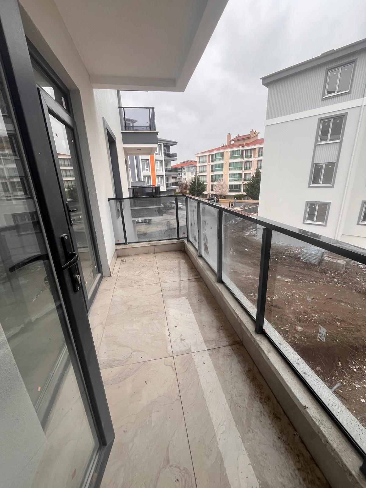 M.FEVZİ ÇAKMAK MAHALLESİNDE ARA KAT SİTE İÇİNDE SATILIK DAİRE 7