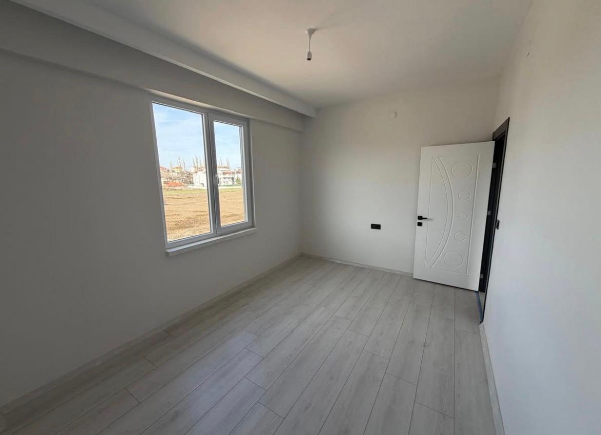 M.FEVZİ ÇAKMAK MAHALLESİNDE ARA KAT SİTE İÇİNDE SATILIK DAİRE 12
