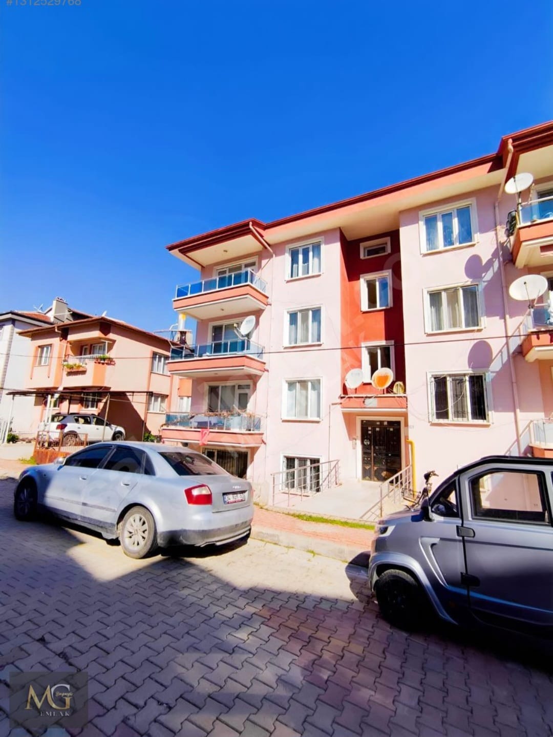 ESENTEPE MAHALLESİNDE FIRSAT DAİRE! ARAÇ TAKASINA ACIK..