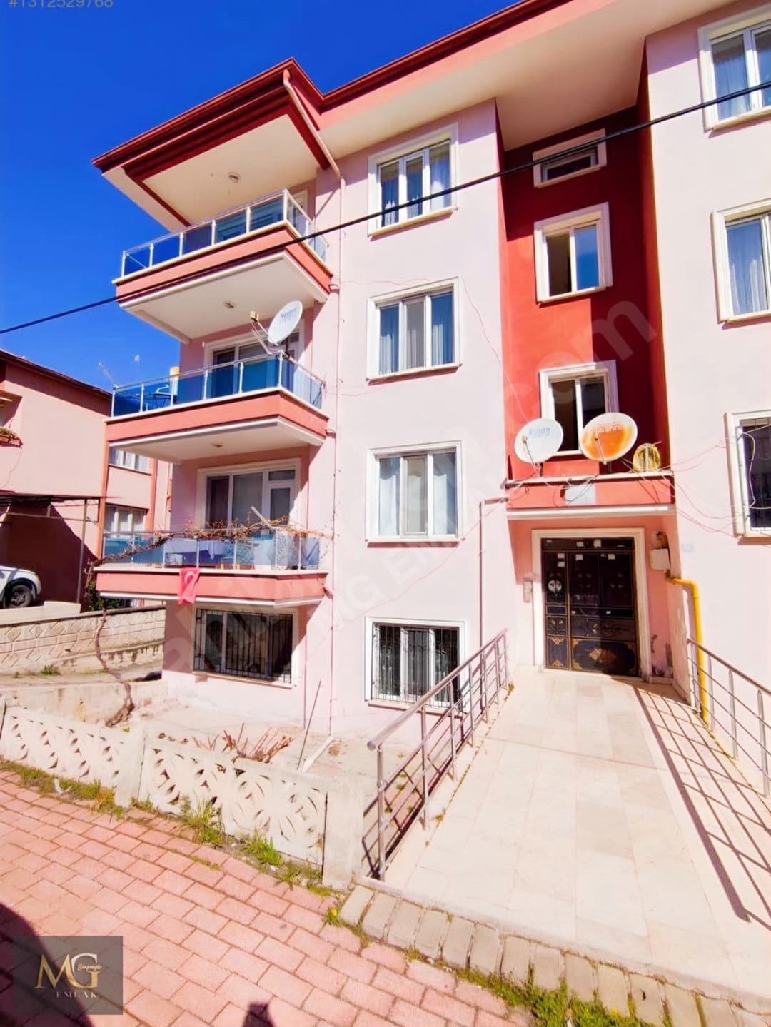 ESENTEPE MAHALLESİNDE FIRSAT DAİRE! ARAÇ TAKASINA ACIK.. 2